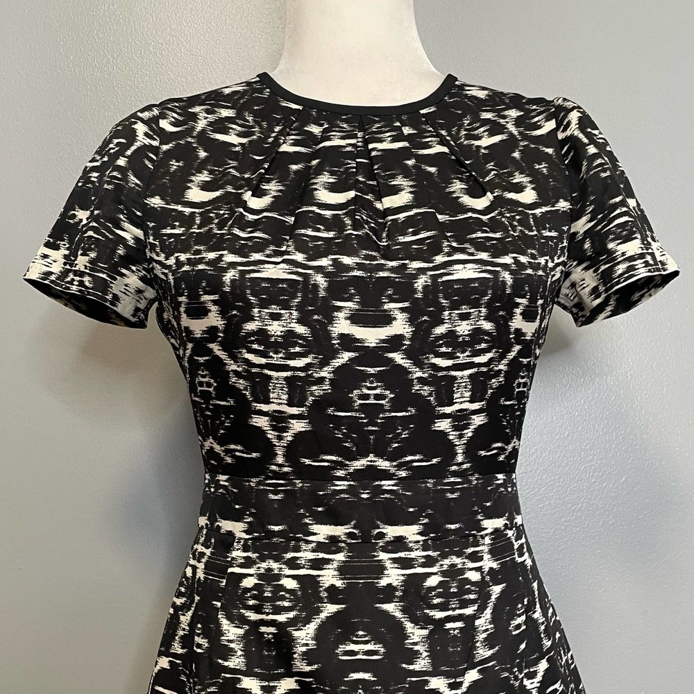 J Crew Blurred Ikat Black White Sheath Dress 0 Work Cocktail - Picture 2 of 6